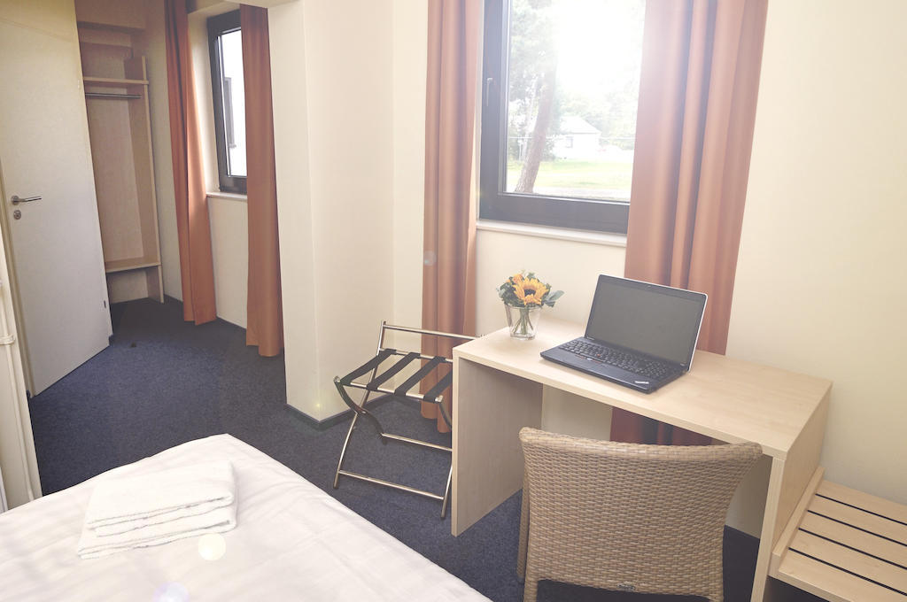 Best Deal Airporthotel Weeze Oda fotoğraf